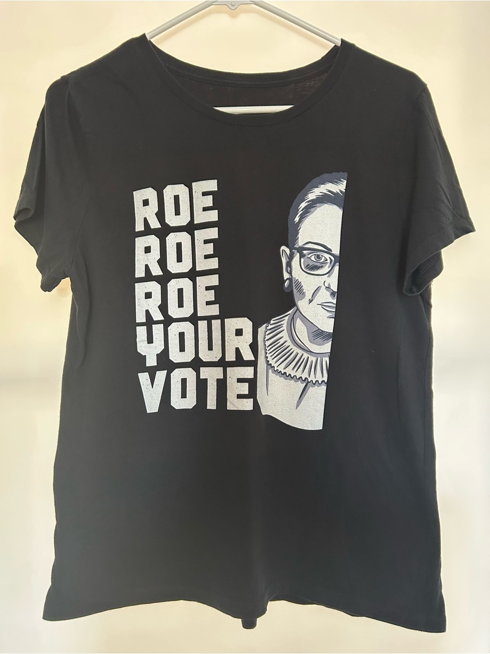 Ruth Bader Ginsberg Women’s Size Medium Shirt